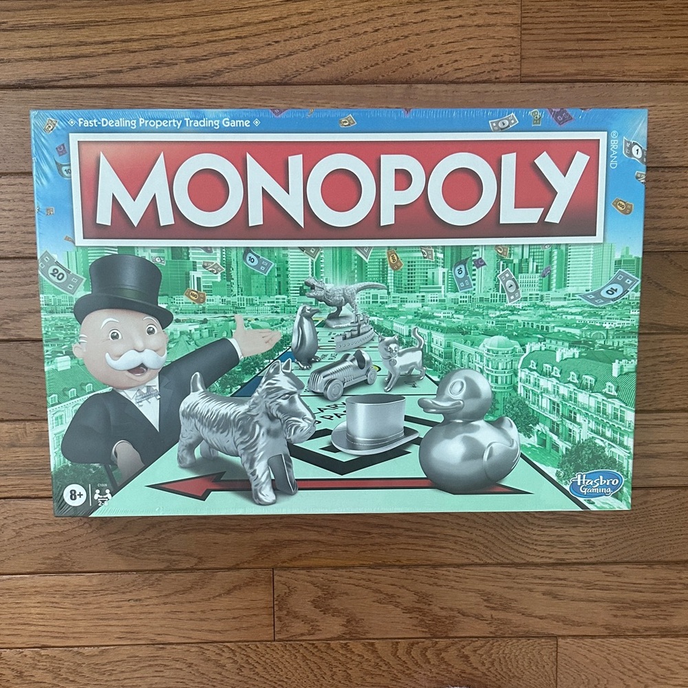 🎩NWT HASBRO Monopoly Game board game family game night new in box